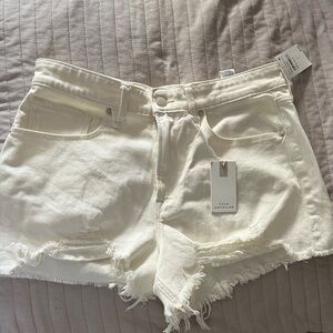 Good American Cream Frayed Hem Denim Shorts 8/29